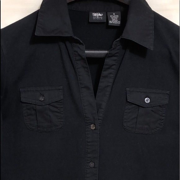 <NWOT>Black V-Neck Button Down Shirt - Picture 3 of 4